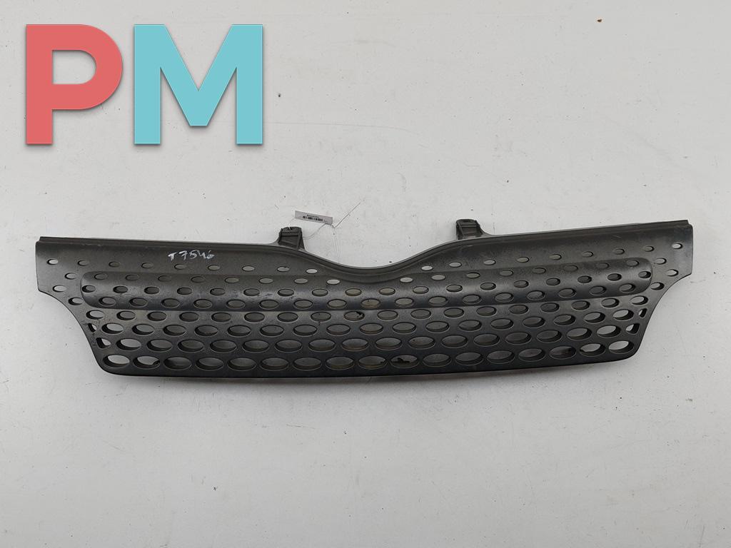 решетка радиатора Toyota Yaris Verso 2001, серый, минивэн, 5311152050 - фото №1