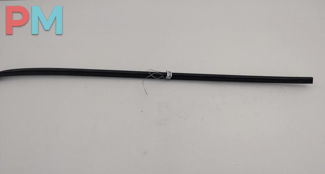 молдинг лобового стекла Volkswagen Passat B6 2008, 2.0 л., дизель, МКПП, серый, универсал, 3C0854327B - фото №1