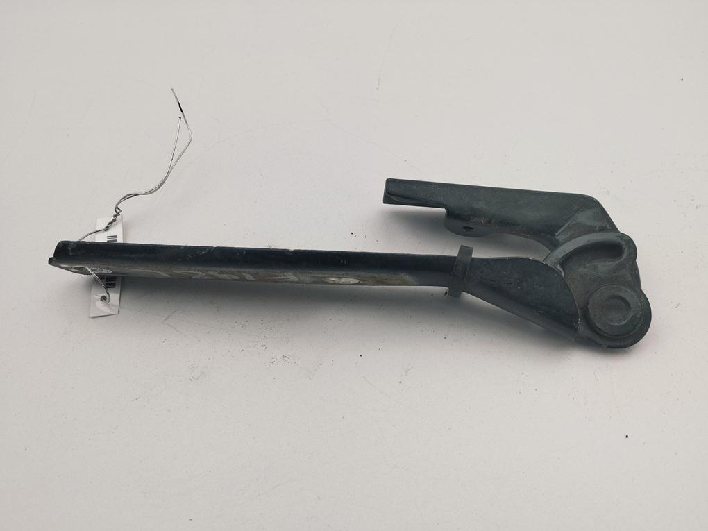 петля капота левая Volkswagen Passat B5 1997, зелёный, седан, 3B0823301