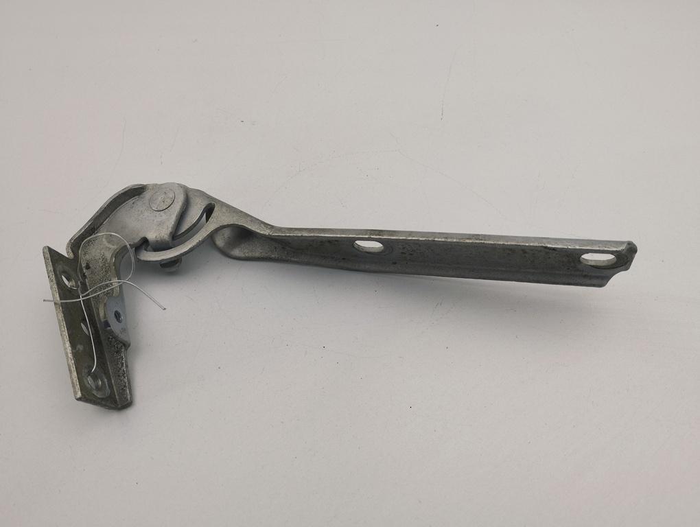 петля капота правая Volkswagen Passat B5 1998, серый, универсал, 3B0823302