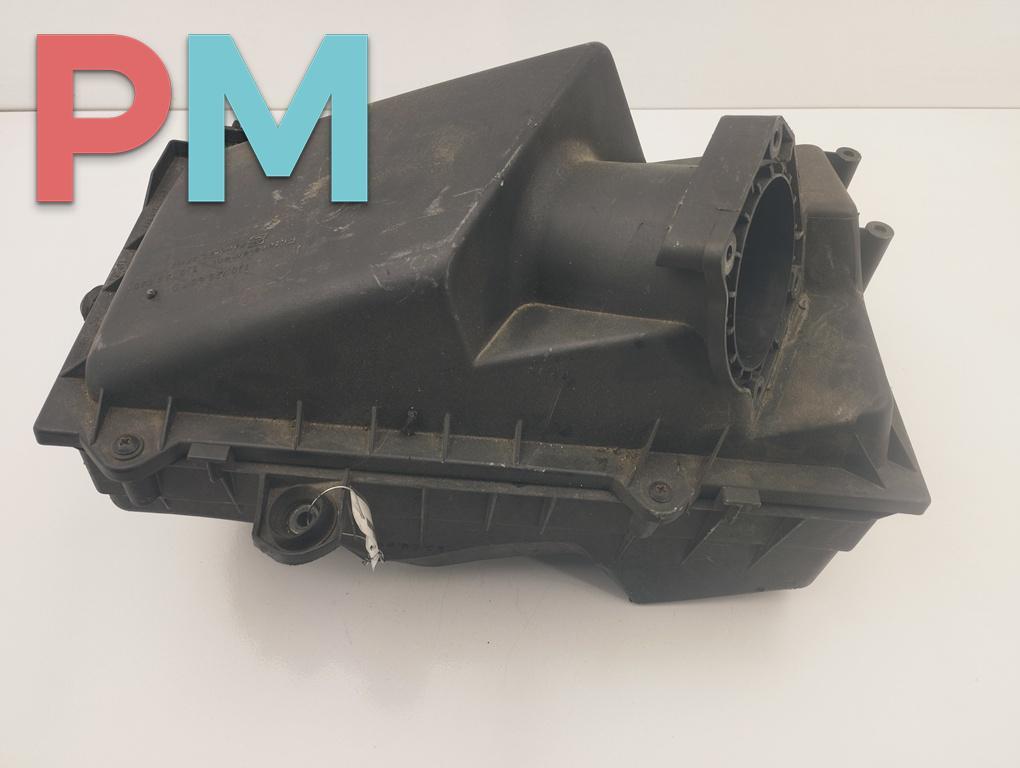 корпус воздушного фильтра Skoda Octavia mk1 (A4 1U) 1999, 1.6 л., бензин, МКПП, красный, универсал, 1J0129607 - фото №1