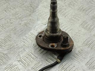 Цапфа задняя (ось ступицы) Volkswagen Golf 3 поколение 1998, 1.9 л., дизель, МКПП, белый, универсал