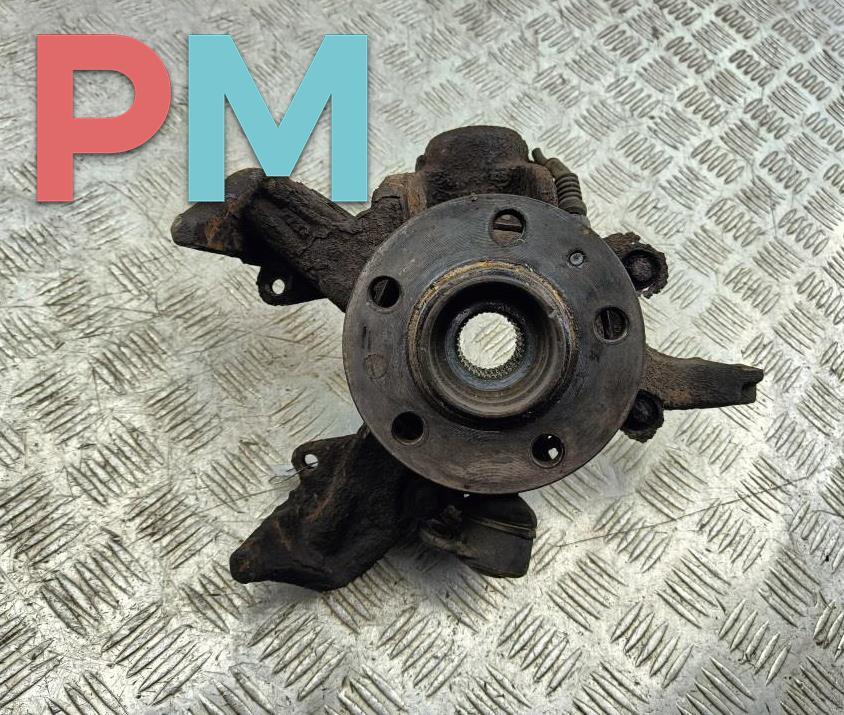 ступица передняя левая Skoda Octavia mk1 (A4 1U) 2001, 1.4 л., бензин, МКПП, синий, хетчбэк 5 дв. - фото №1