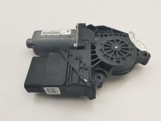 моторчик стеклоподъемника задний левый Volkswagen Golf-5 Plus 2000, 5M0839401B