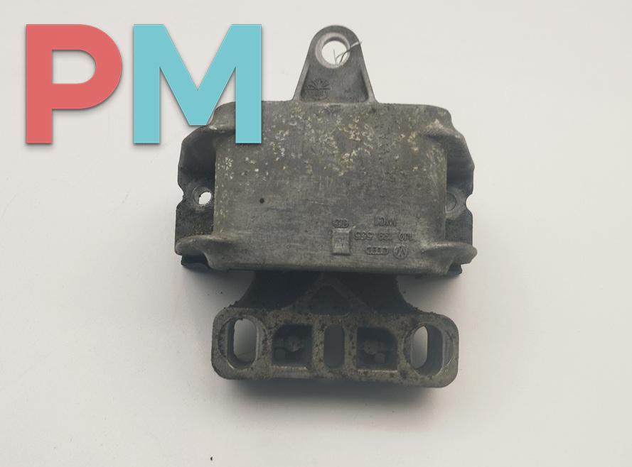 подушка крепления КПП Volkswagen Bora 1 поколение 2001, 1.6 л., бензин, МКПП, серый, универсал, 1J0199555AK - фото №1