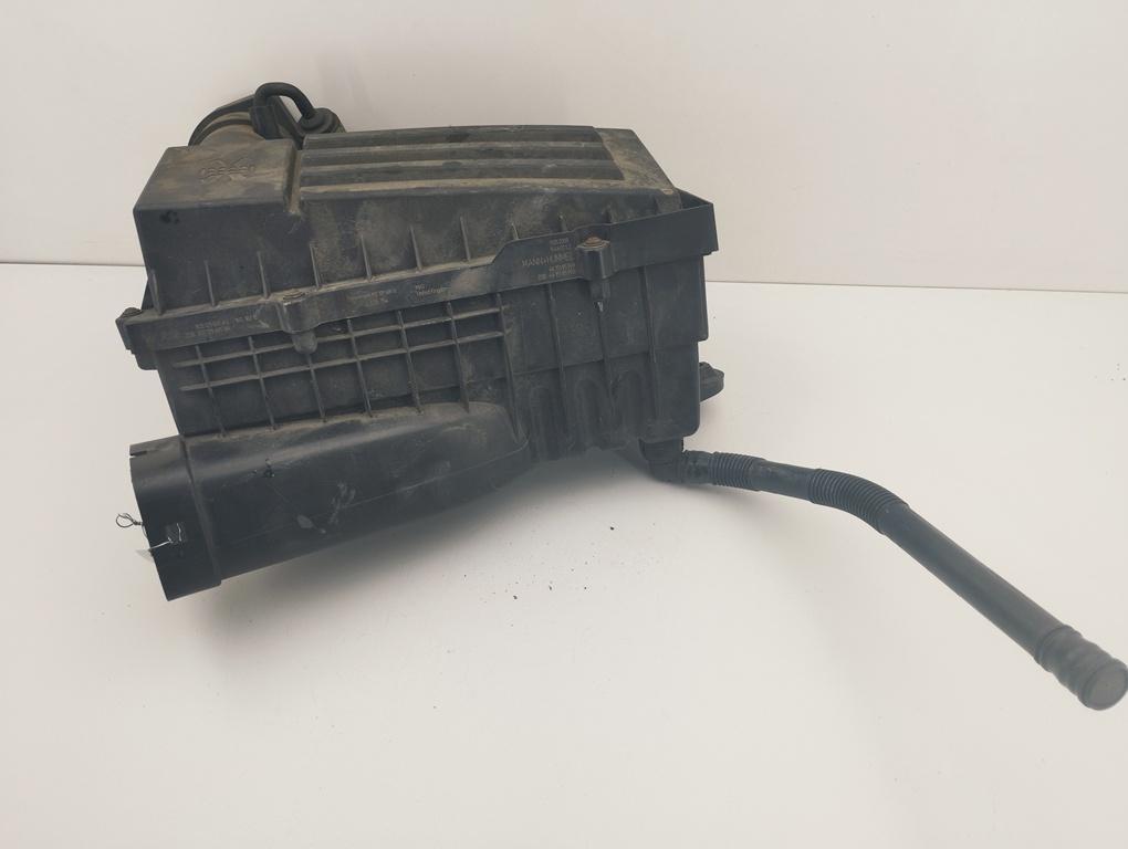 корпус воздушного фильтра Volkswagen Passat B6 2008, 2.0 л., дизель, МКПП, серый, универсал, 3C0129607 - фото №1