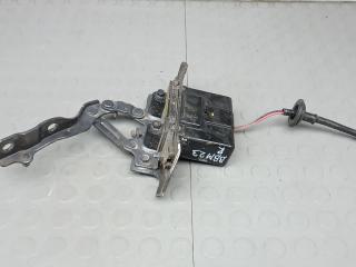 петля капота Hyundai Santa Fe 3 поколение (DM) [рестайлинг] 2015, 2.2 л., дизель, АКПП, внедорожник 5 дв.