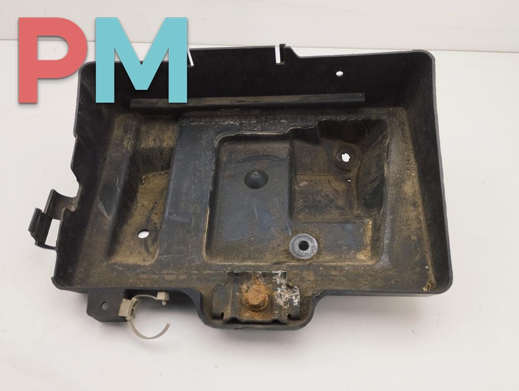 полка аккумулятора Opel Zafira 1 поколение (A) 2002, 1.6 л., бензин, МКПП, чёрный, минивэн, 24449812 - фото №1