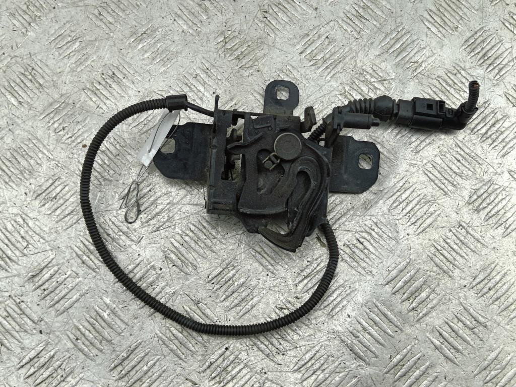 замок капота Volkswagen Bora 2001, 1.6 л., бензин, МКПП, серый, универсал