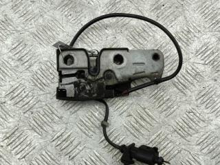 замок капота Volkswagen Passat B6 2005, 2.0 л., бензин, АКПП, чёрный, универсал, 3C1823509D