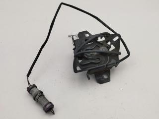 замок капота Volkswagen Passat B5 1997, 1.8 л., бензин, МКПП, синий, универсал, 3B0823509K