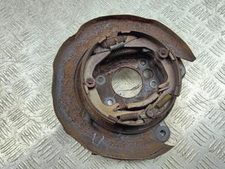 защитный кожух тормозного механизма Mitsubishi Outlander (CU) 2004, 2.0 л., бензин, МКПП, чёрный, внедорожник 5 дв.