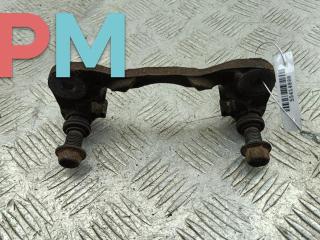 скоба суппорта Mitsubishi Outlander 1 поколение 2004, 2.0 л., бензин, МКПП, чёрный, внедорожник 5 дв.