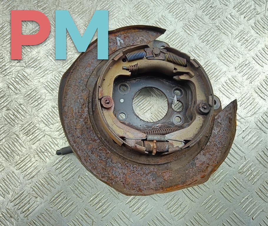 защитный кожух тормозного механизма Mitsubishi Outlander 1 поколение 2004, 2.0 л., бензин, МКПП, чёрный, внедорожник 5 дв. - фото №1