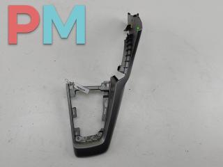 консоль салона (центральная часть) Ford Focus 3 поколение 2013, 1.0 л., бензин, МКПП, чёрный, хетчбэк 5 дв., BM51A045H92