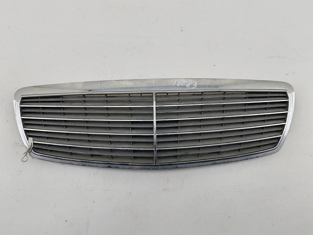 решетка радиатора Mercedes-Benz E W211 2006, чёрный, универсал, 2118800283
