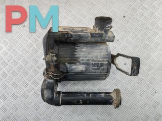 корпус воздушного фильтра Volkswagen Transporter T4 1995, 2.4 л., дизель, МКПП, белый, микроавтобус, 074129618A