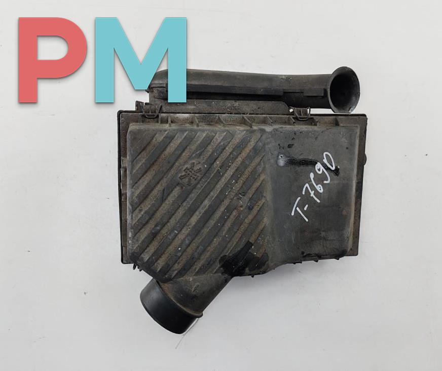 корпус воздушного фильтра Volkswagen Passat B4 1994, 1.8 л., бензин, МКПП, синий, универсал, 191129620 - фото №1