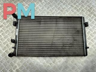радиатор охлаждения Volkswagen Bora 1 поколение 2001, 1.6 л., бензин, МКПП, серый, универсал, 1J0121253N