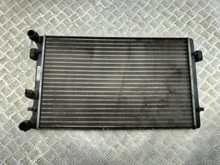 радиатор охлаждения Volkswagen Bora 1 поколение 2001, 1.6 л., бензин, МКПП, серый, универсал, 1J0121253N