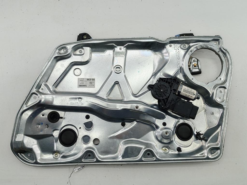 стеклоподъемник электрический передний правый Volkswagen Passat B5 1997, 1.6 л., бензин, МКПП, красный, универсал, 3B4837752J - фото №1
