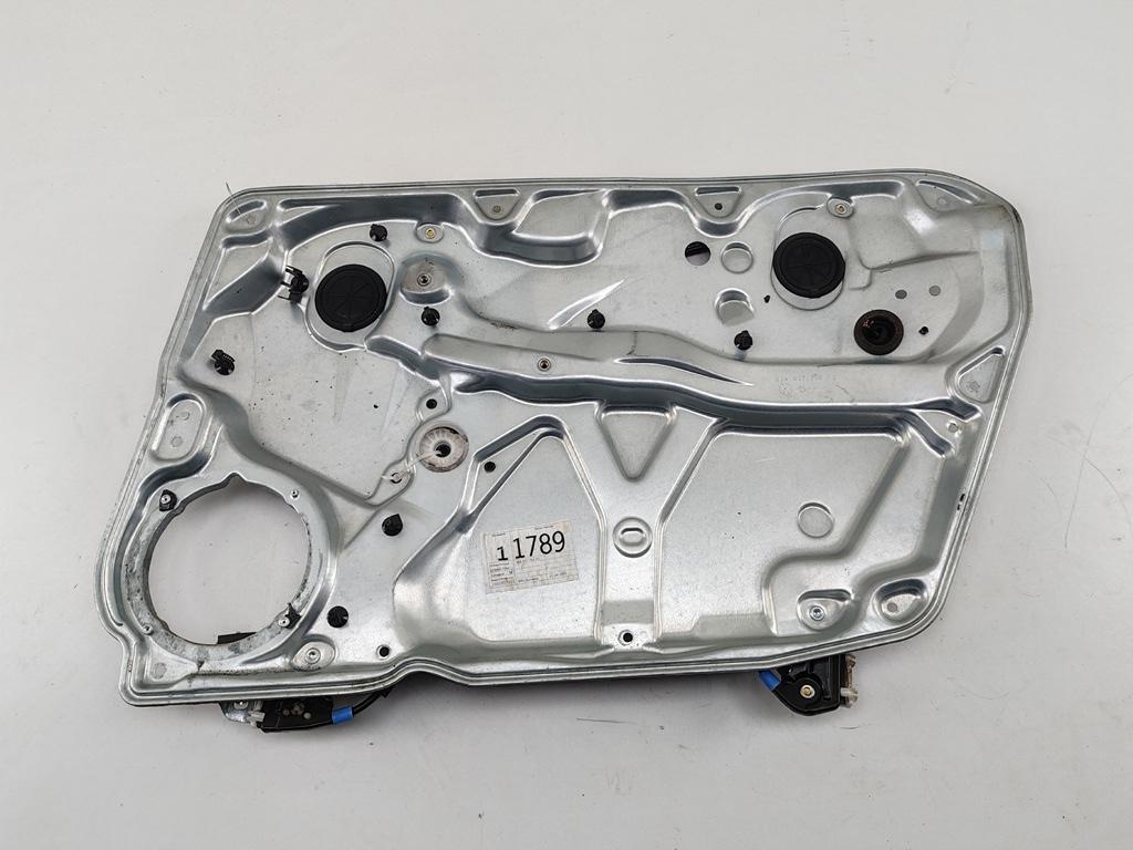 стеклоподъемник электрический передний правый Volkswagen Passat B5+ (GP) 2002, 1.6 л., бензин, МКПП, серый, седан, 3B4837756D
