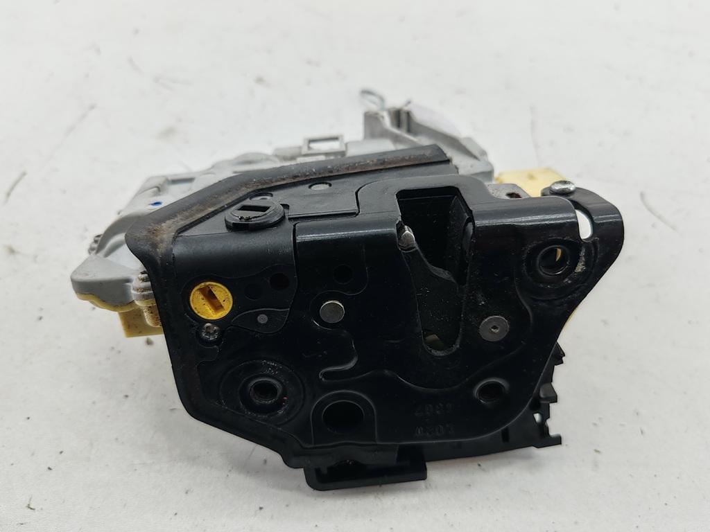 замок двери задней левой Volkswagen Passat B6 2007, 1.9 л., дизель, МКПП, чёрный, универсал, 3C4839015A