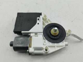 моторчик стеклоподъемника передний правый Volkswagen Tiguan 2008, 1.4 л., бензин, МКПП, белый, внедорожник 5 дв., 1K0959792Q