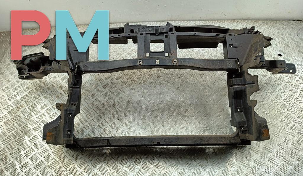 Рамка радиатора Volkswagen Passat B6 2006, 2.0 л., дизель, МКПП, чёрный, универсал, 3C0805594D - фото №1