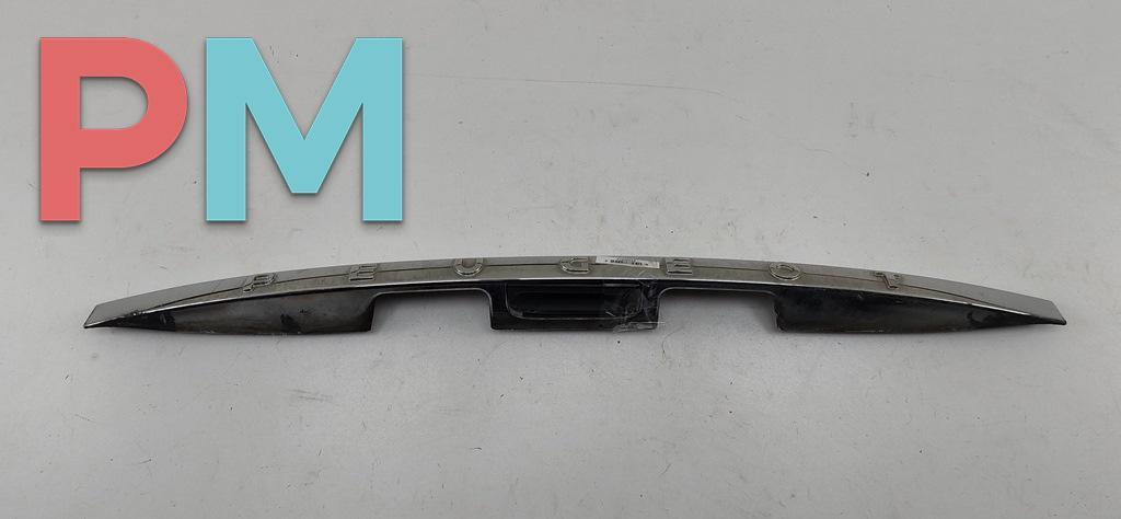 кнопка открытия багажника Peugeot 407 1 поколение 2005, 2.0 л., дизель, МКПП, серый, универсал, 9645271580 - фото №1