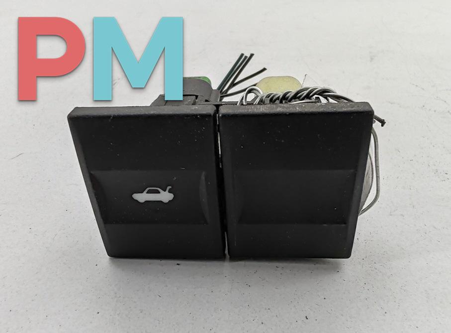 кнопка открытия багажника Ford Mondeo 3 поколение 2002, 2.0 л., бензин, МКПП, синий, универсал, 1S7T19B514 - фото №1