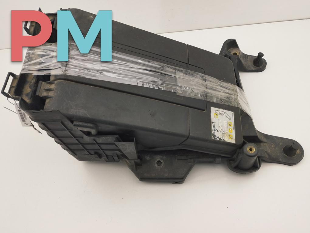 Кожух аккумулятора (короб АКБ) Volkswagen Passat B6 2006, 2.0 л., дизель, МКПП, чёрный, универсал, 1K0915333 - фото №1