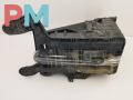 Кожух аккумулятора (короб АКБ) Volkswagen Passat B6 2006, 2.0 л., дизель, МКПП, чёрный, универсал, 1K0915333 - фото №3