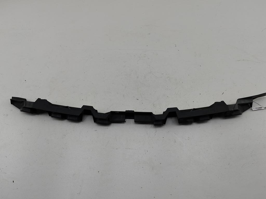кронштейн заднего бампера Opel Astra J 2011, 1.4 л., бензин, МКПП, белый, универсал, 13266757