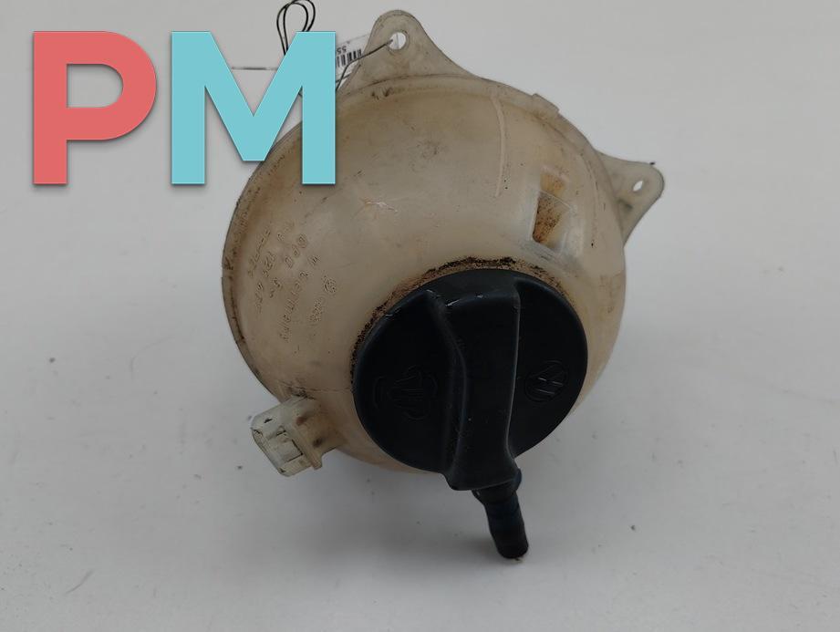бачок расширительный Volkswagen Passat B4 1996, 2.0 л., бензин, 1H0121407 - фото №1