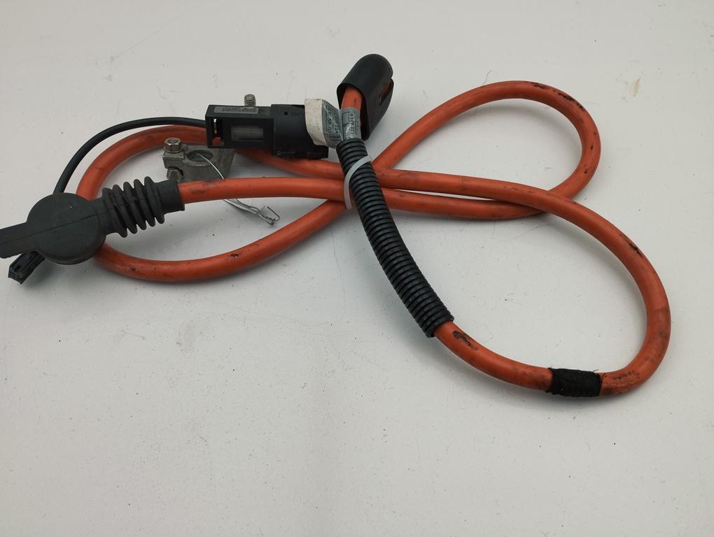 плюсовой провод аккумулятора BMW 5 E60/E61 2003, 2.2 л., бензин, АКПП, серый, седан, 6929324