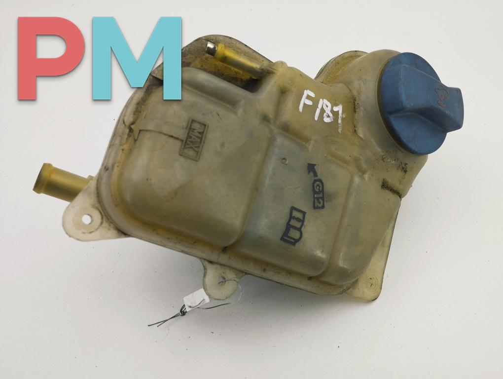 бачок расширительный Volkswagen Passat B5 1997, 1.9 л., дизель, 8D0121403J - фото №1