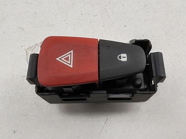 кнопка аварийной сигнализации Renault Scenic 3 поколение 2010, 1.4 л., бензин, МКПП, серый, минивэн, 8200214896A - фото №1