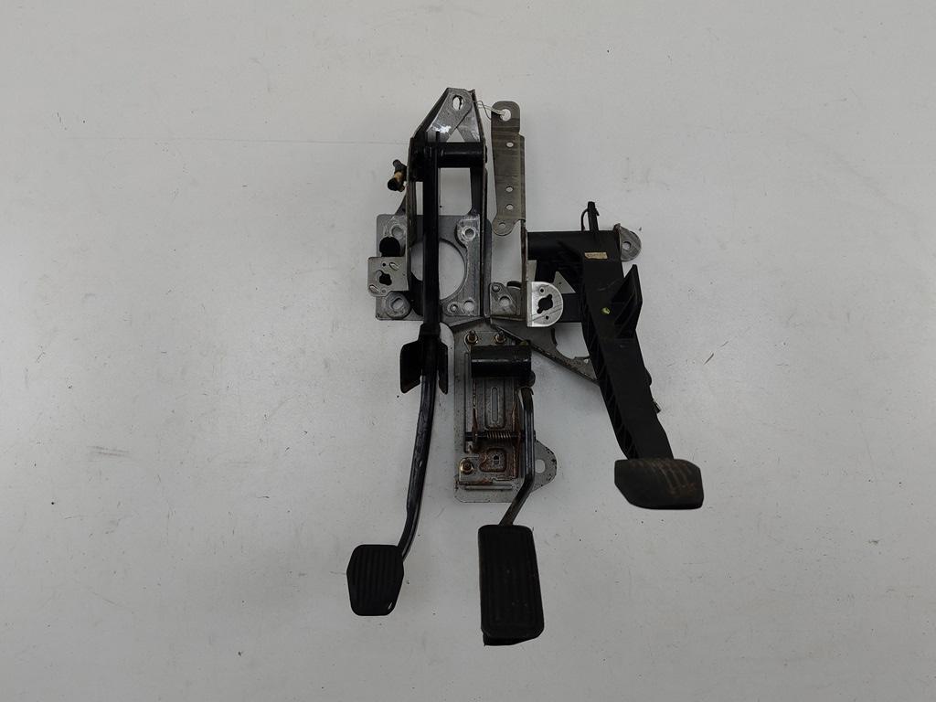 узел педальный (блок педалей) Mazda 3 BK 2003, 1.6 л., бензин, МКПП, серый, хетчбэк 5 дв.