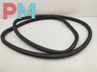 уплотнитель двери Volkswagen Passat B6 2006, 2.0 л., дизель, МКПП, чёрный, универсал