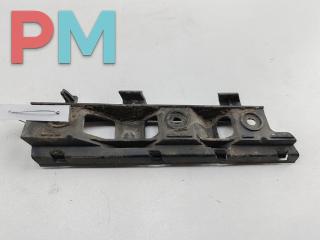кронштейн переднего бампера Volkswagen Passat B6 2007, 2.0 л., дизель, АКПП, чёрный, универсал, 3C0807183