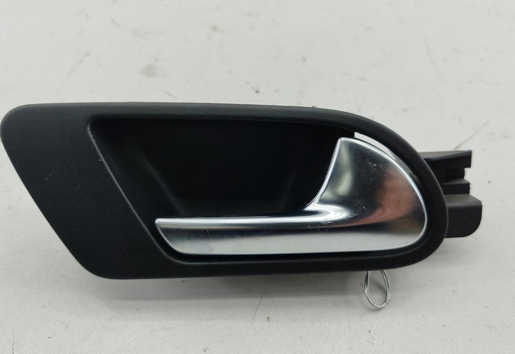 ручка внутренняя передняя правая Volkswagen Tiguan 1 поколение 2008, 1.4 л., бензин, МКПП, белый, внедорожник 5 дв., 5N2837114 - фото №1