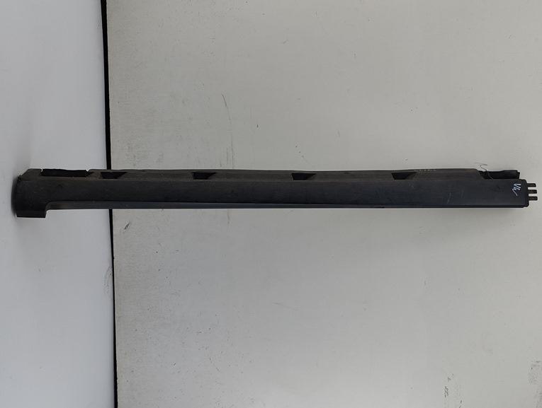 Накладка на порог наружная правая Volkswagen Passat B6 2009, серый, универсал