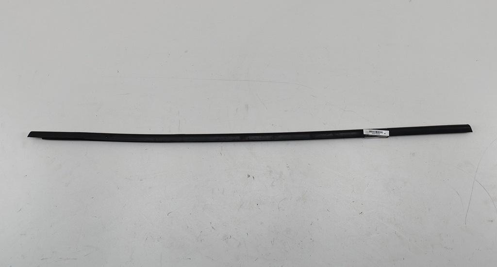 Молдинг стекла двери задней правой наружный BMW X1 E84 2011, 2.0 л., дизель, АКПП, чёрный, внедорожник 5 дв.