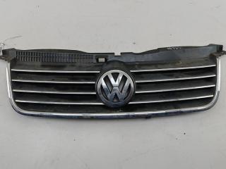 решетка радиатора Volkswagen Passat B5 [рестайлинг] 2003, серый, седан, 3B0853651L