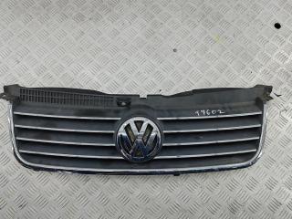 решетка радиатора Volkswagen Passat B5 [рестайлинг] 2004, серый, универсал, 3B0853651L