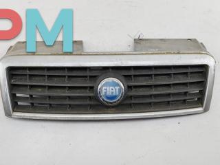 решетка радиатора Fiat Doblo 1 поколение [рестайлинг] 2007, серый, фургон, 735395576