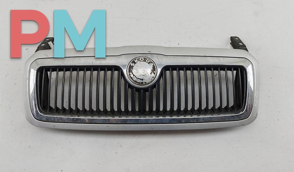 решетка радиатора Skoda Octavia mk1 (A4 1U) 2003, серый, универсал, 1U0853651E - фото №1
