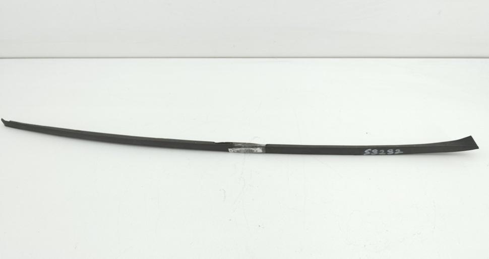 молдинг лобового стекла Volkswagen Passat B6 2007, 2.0 л., дизель, АКПП, чёрный, универсал