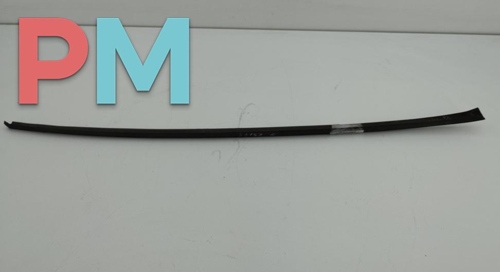молдинг лобового стекла Volkswagen Passat B6 2007, 2.0 л., дизель, МКПП, чёрный, универсал, 3C0854328B - фото №1